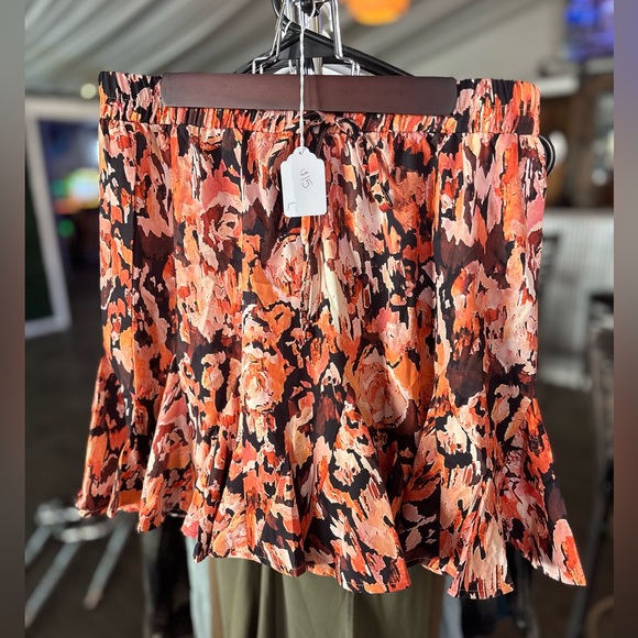 Cupshe Vibrant Abstract Mini Skirt - Picture 2 of 3